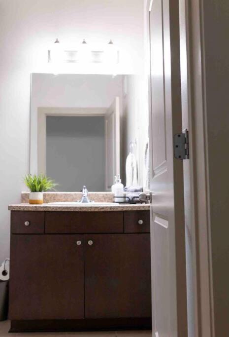 Amplify Spaces 1 And 2 Bedroom Apartments, Downtown Birmingham, Uab Esterno foto
